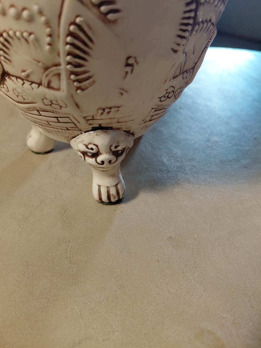 Decorative Cream Ceramic Lidded Urn with Carved Dog Finial - Picture 7 of 14